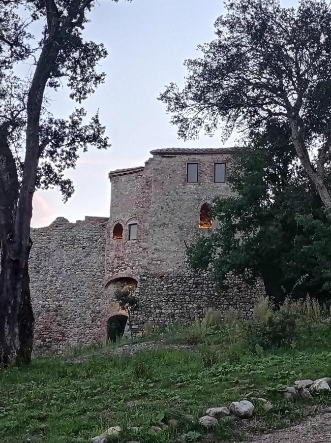 La Locanda Di Petriolo Монтичиано Экстерьер фото