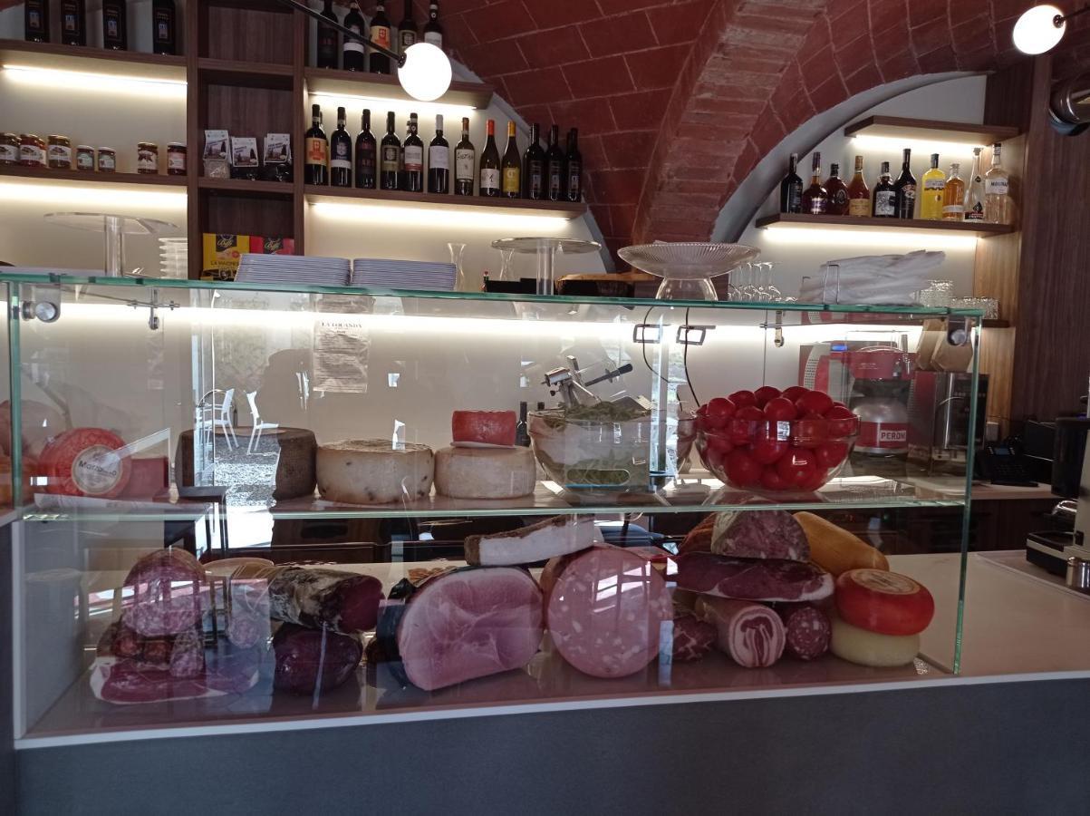 La Locanda Di Petriolo Монтичиано Экстерьер фото